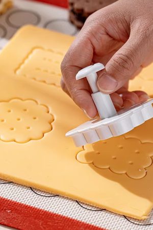 Artbest-Cookie molds,Cookie Stamps  Waffle Pattern Cookie Mold Biscuit Cutter Set 3D Classic Cookie Cutter with Plunger Stamp.